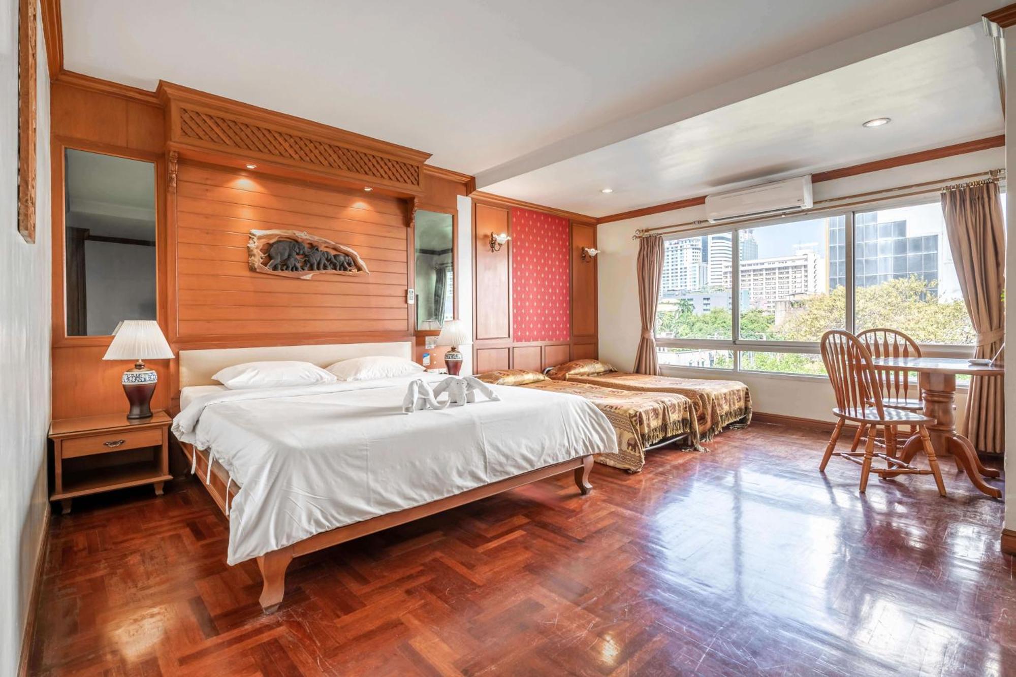 Studio Suite By Royal Ivory Nana Bangkok Luaran gambar